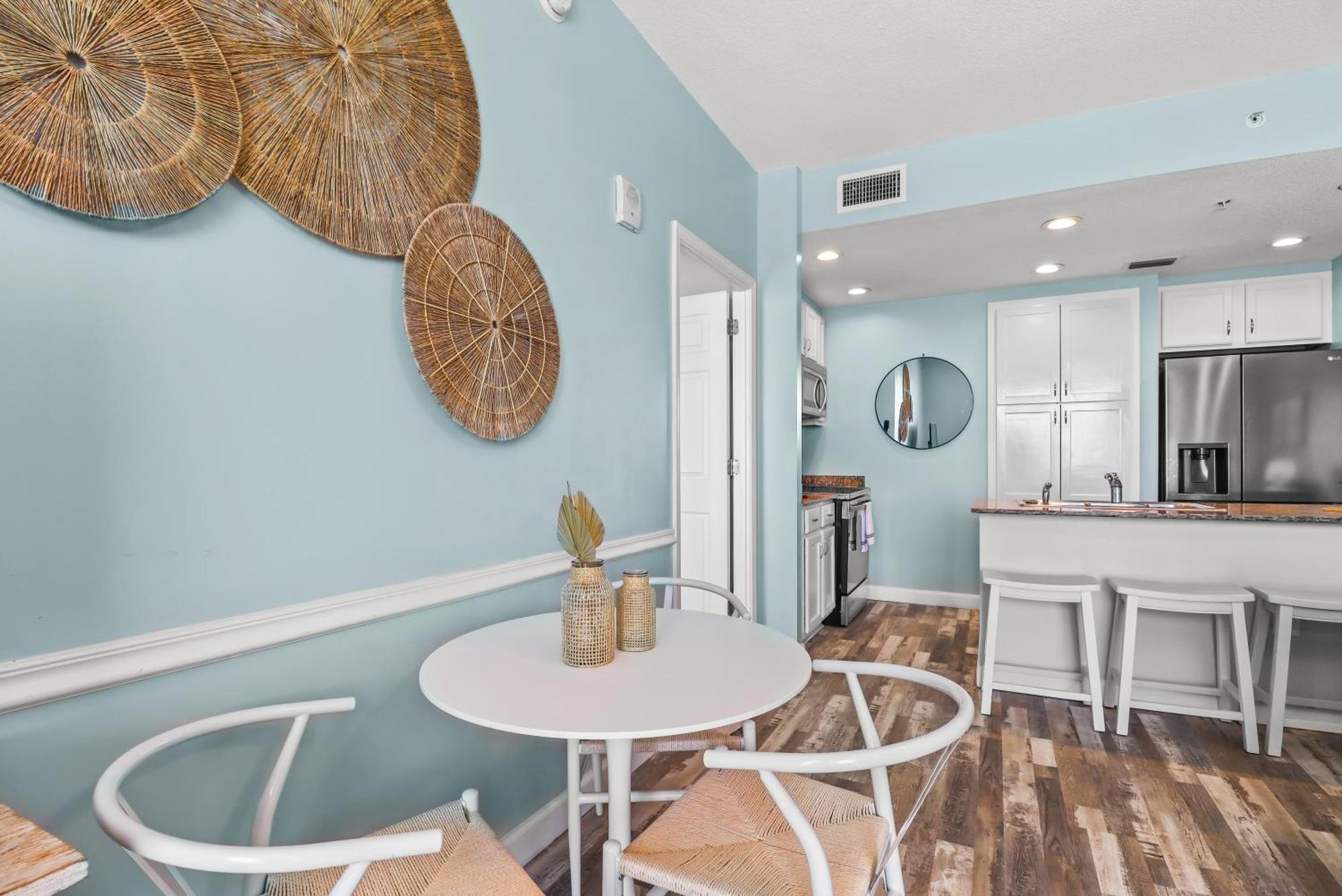Apartment Front Close To Attractions Condo- Zenwave Retreat *